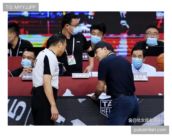 阻挡犯规判罚为何经常引发争议?裁判标准全解析 阻挡犯规判罚为何经常引发争议?裁判标准全解析